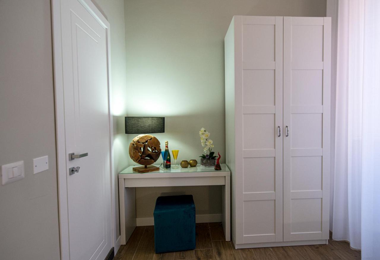 Bed and Breakfast Vivi A Napoli Exterior foto